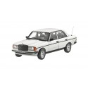 Orig. Mercedes-Benz Modellauto 1:18 200 W123 AMG 1980-1985 Norev weiß B66040677